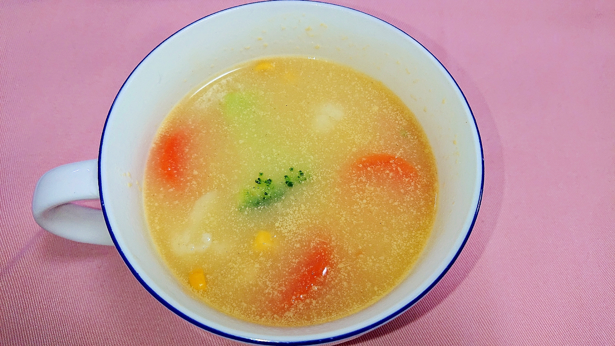 野菜入りコーンスープ