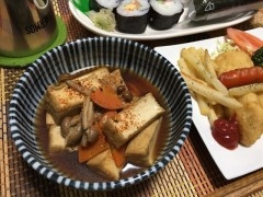 麺つゆ万歳！って感じですよねっ。持ってるものでそれに合いそうなのを入れてことことと。簡単オイシイをドウモゴチソ様！