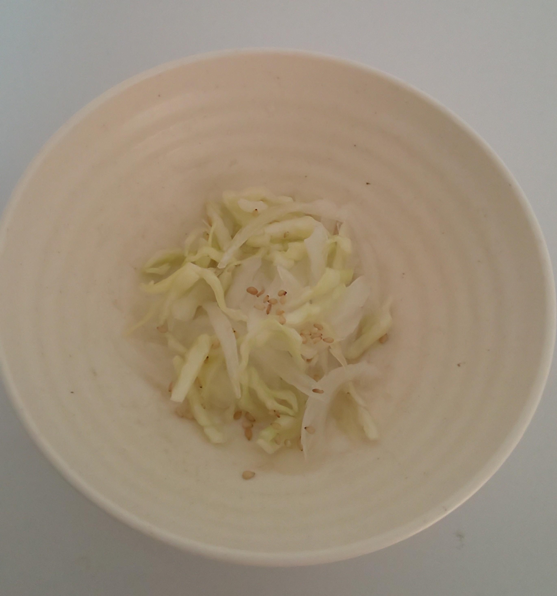 キャベツと玉ねぎサラダ