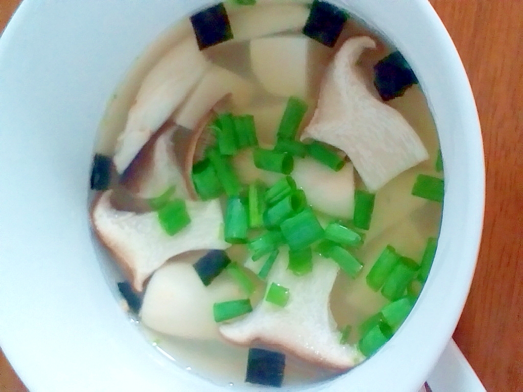 エリンギの松茸風味のお吸い物 レシピ 作り方 By Greendakarachan 楽天レシピ エリンギの松茸風味のお吸い物 レシピ 作り方 By Greendakarachan 楽天レシピ