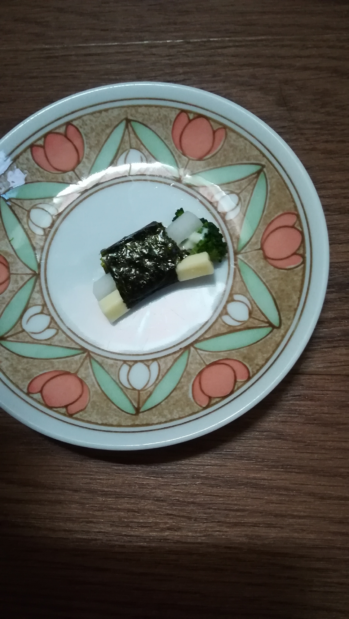 ブロッコリーと大根とチーズの海苔巻き★ペッパーマヨ
