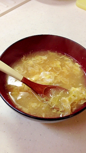 キャベツと卵のお味噌汁
