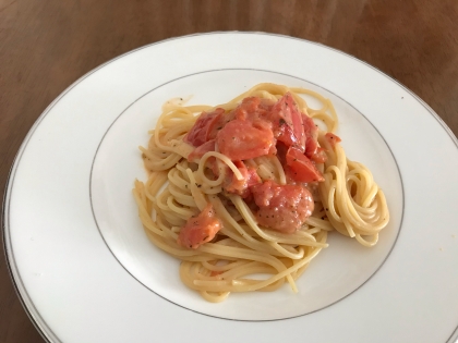 フレッシュトマトとクリームチーズのパスタ