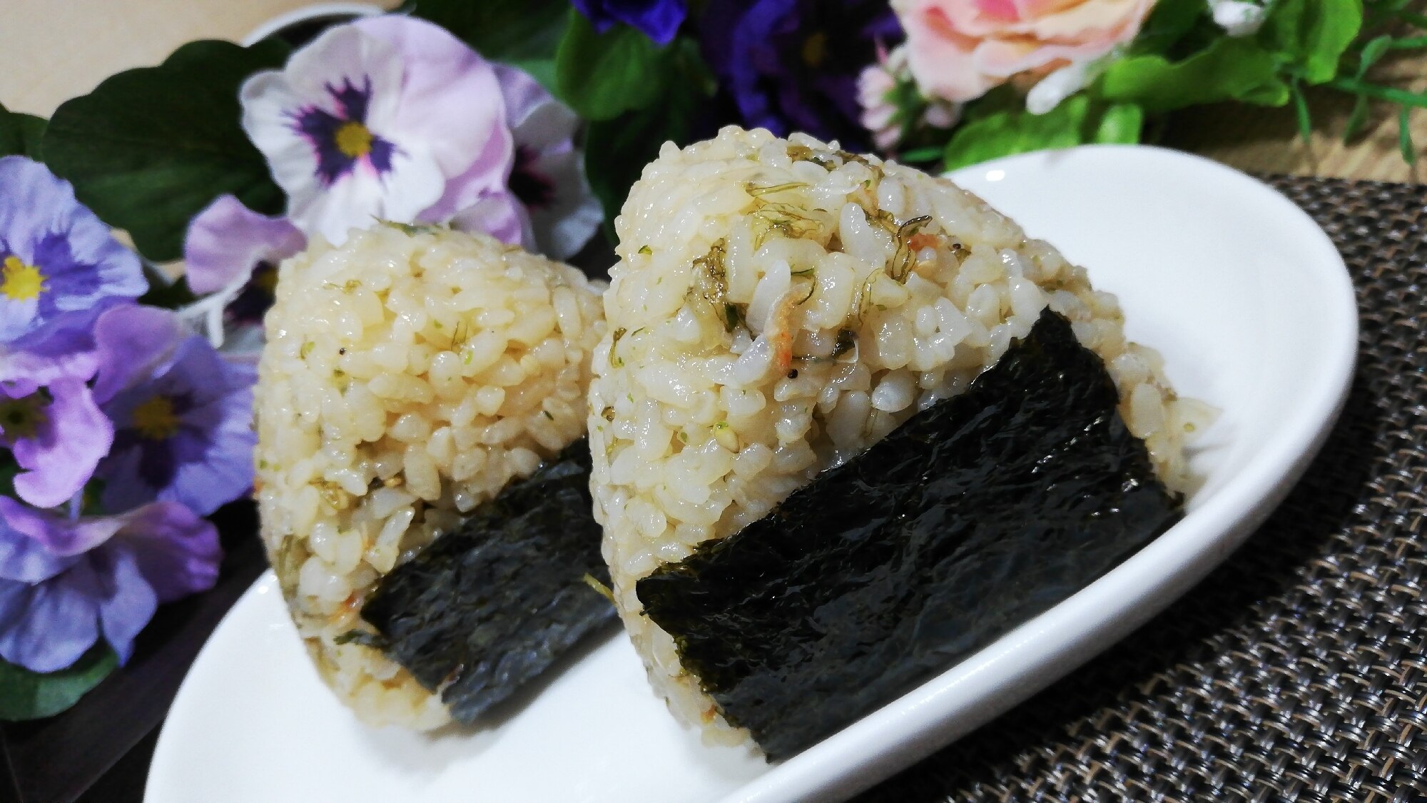 お弁当にぴったり！いか昆布おにぎり レシピ・作り方 by ゆめままかも｜楽天レシピ
