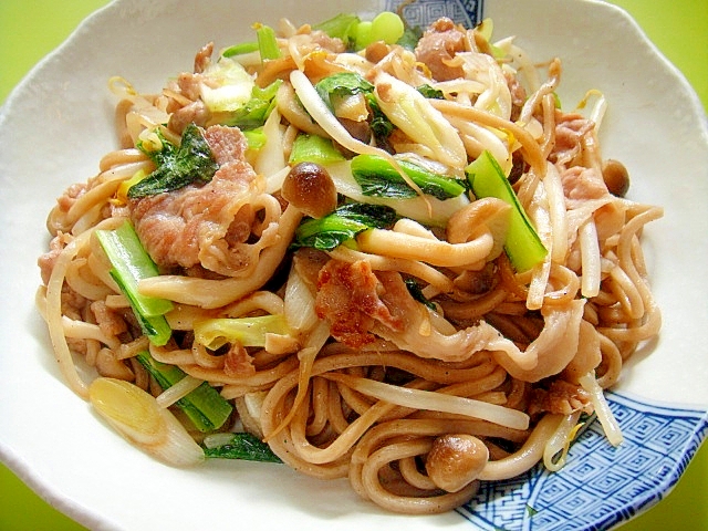 茹でそばで☆もやしと豚肉小松菜の和風焼きそば