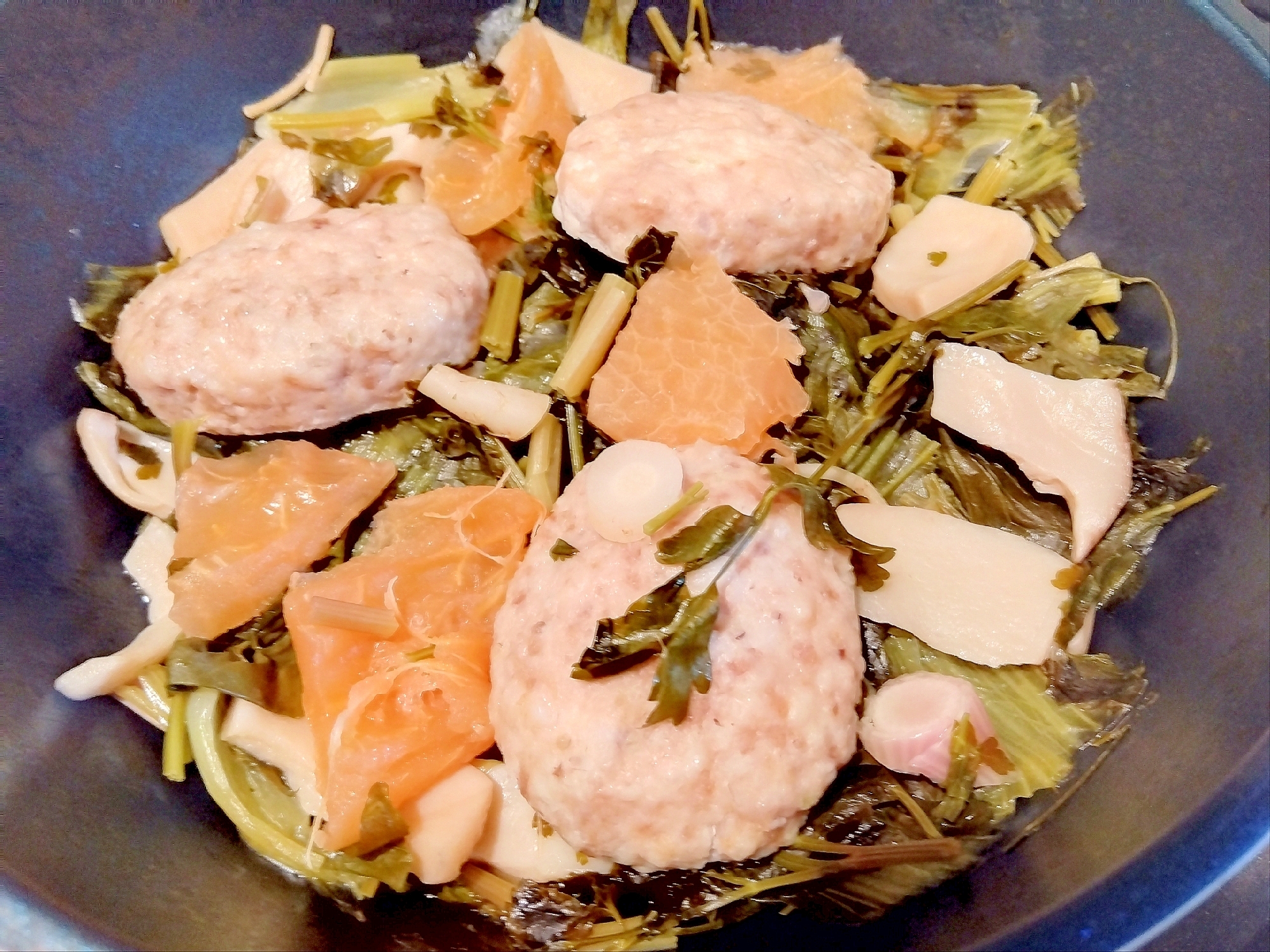 ポメロ葉付き根パセリ青梗菜エリンギつくね蒸し煮