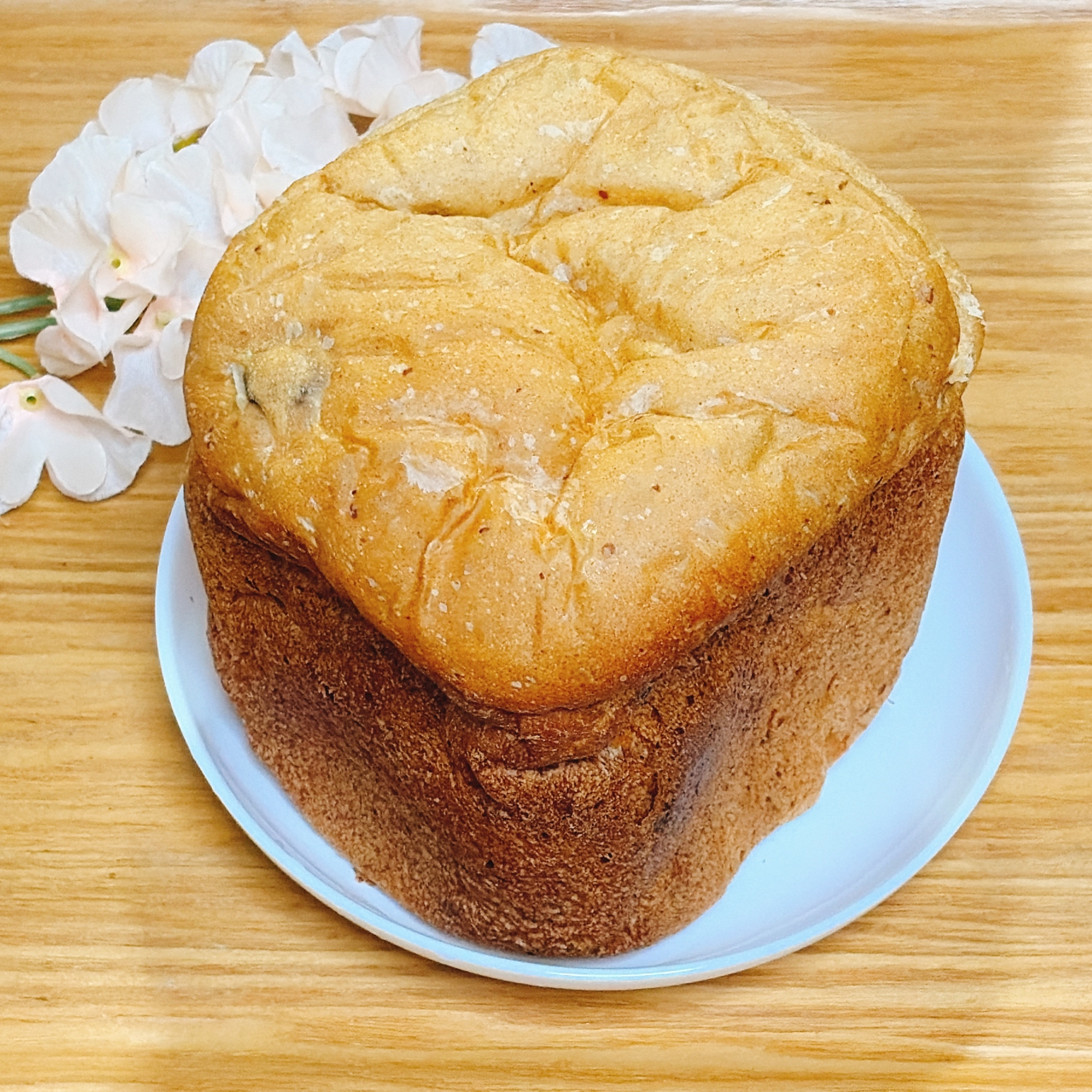 デーツで甘い食パン　ホームベカリー
