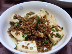 挽肉と豆腐とニラの炒め物