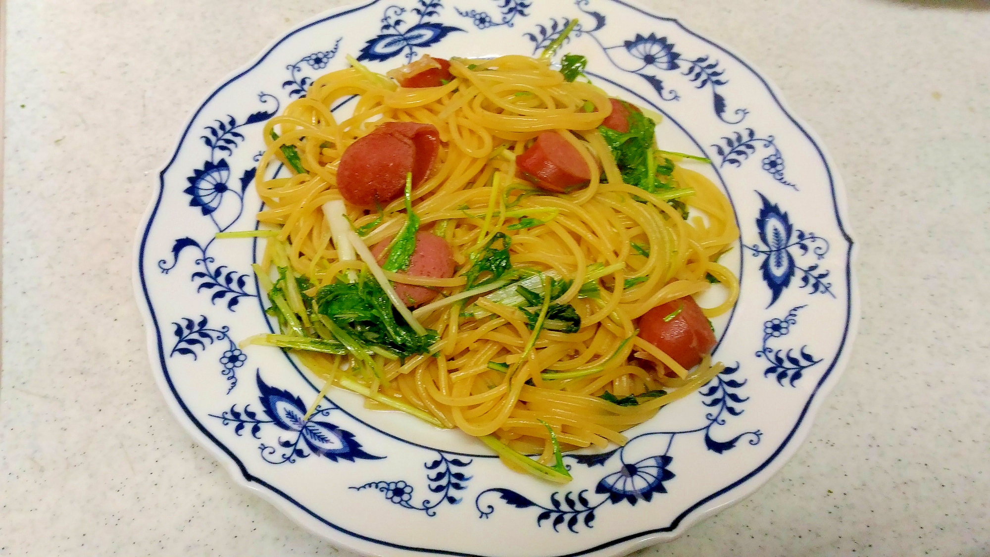 水菜とウインナーの柚子コショウ風味パスタ