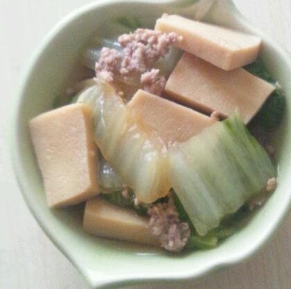 ひき肉が取り持つ、白菜と高野豆腐の煮物