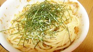 かつおぶしと梅のパスタ