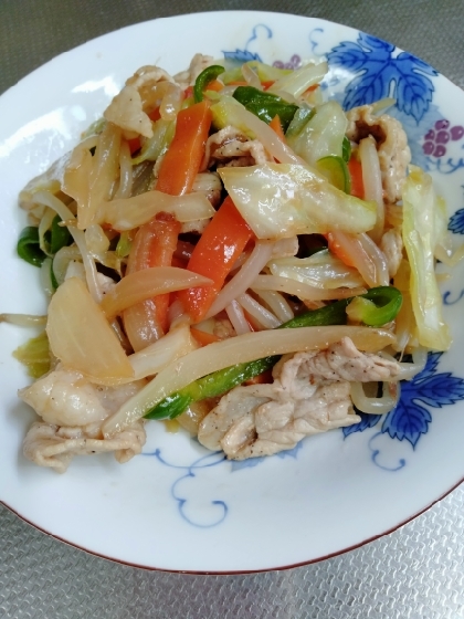 豚バラにんじんピーマンキャベツの肉野菜炒め