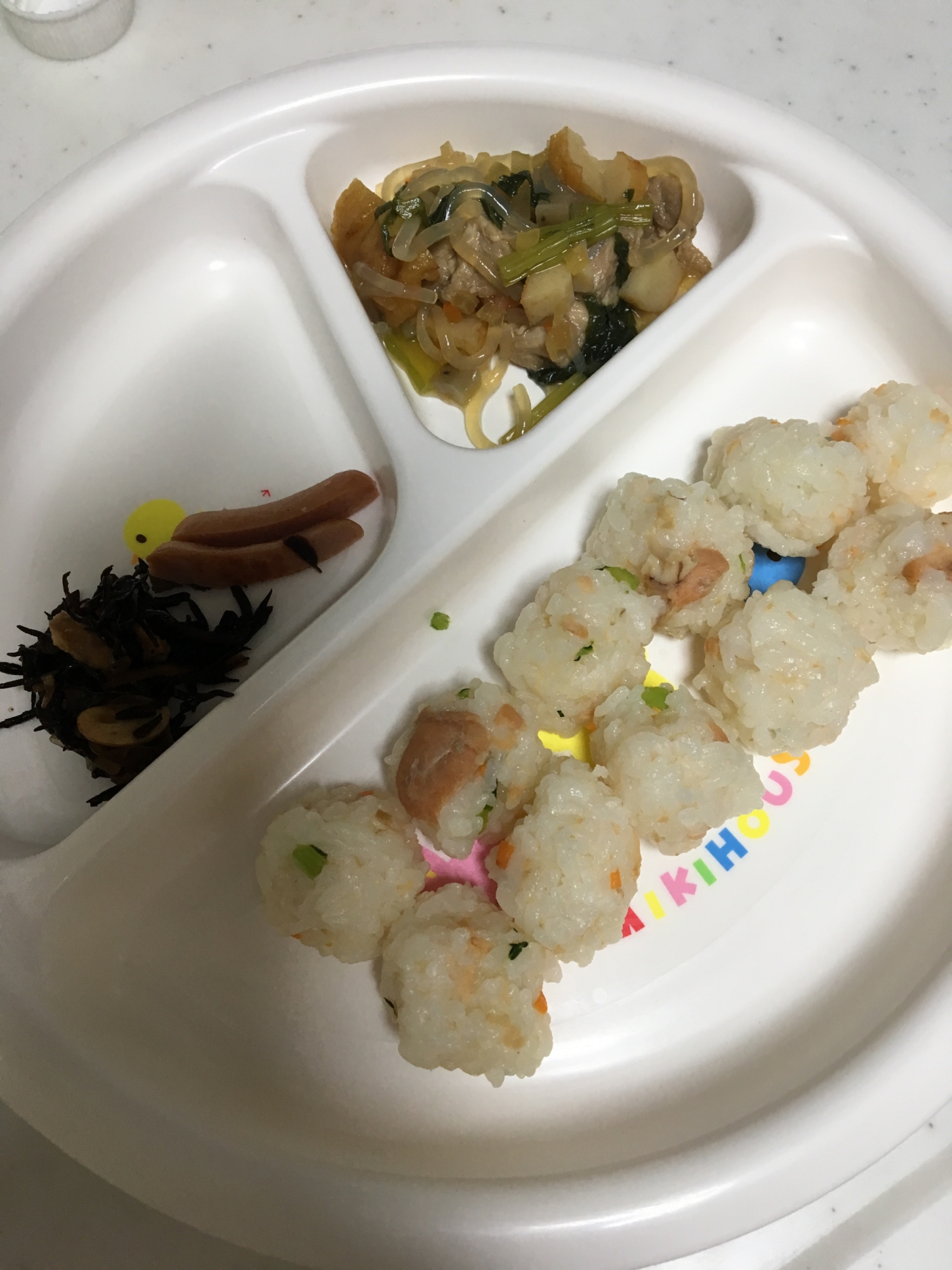 離乳食完了期☆鮭と小松菜おにぎりとひじきの煮物☆