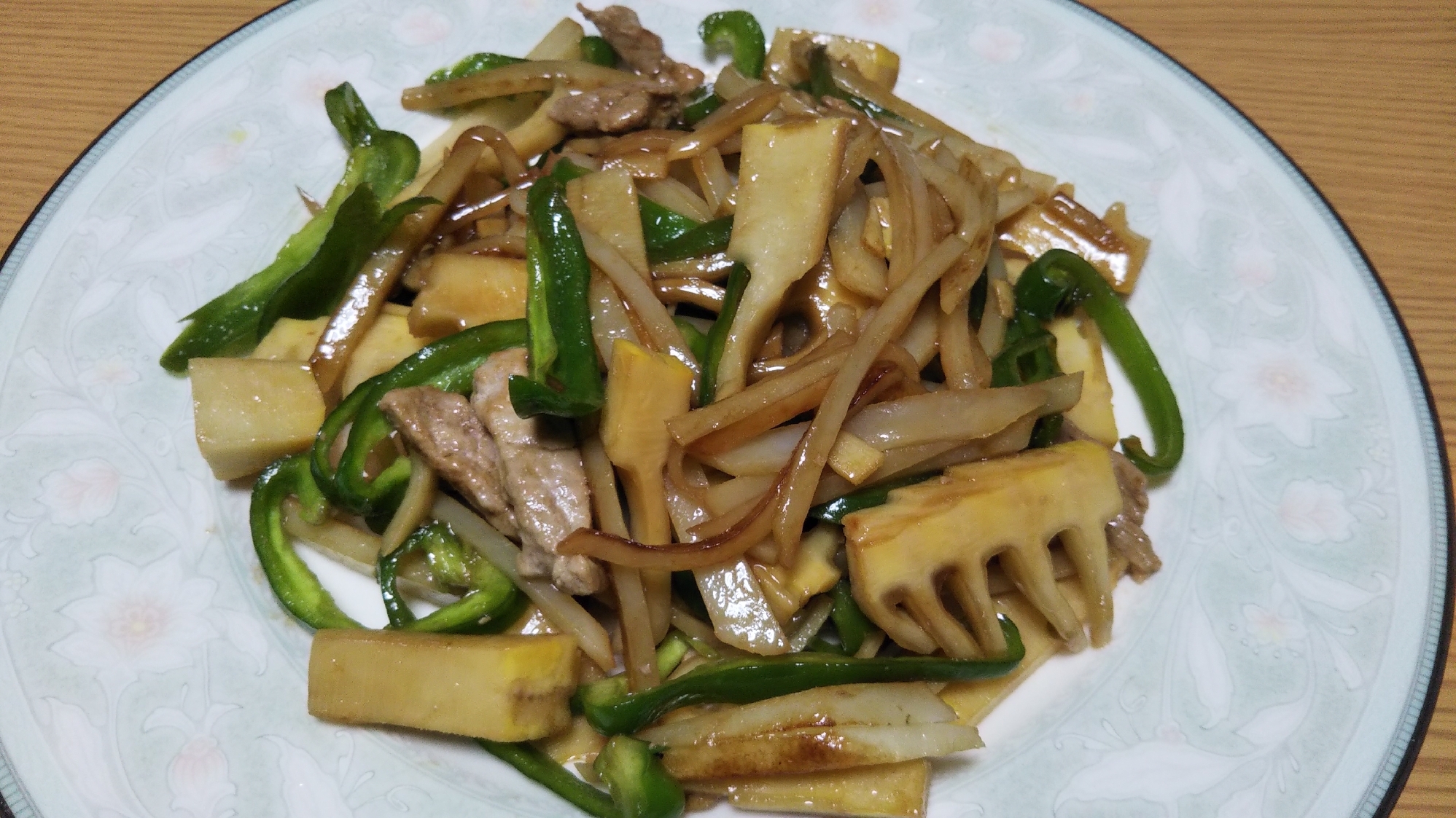 じゃが芋と豚肉と筍とピーマンのオイスターソース炒め