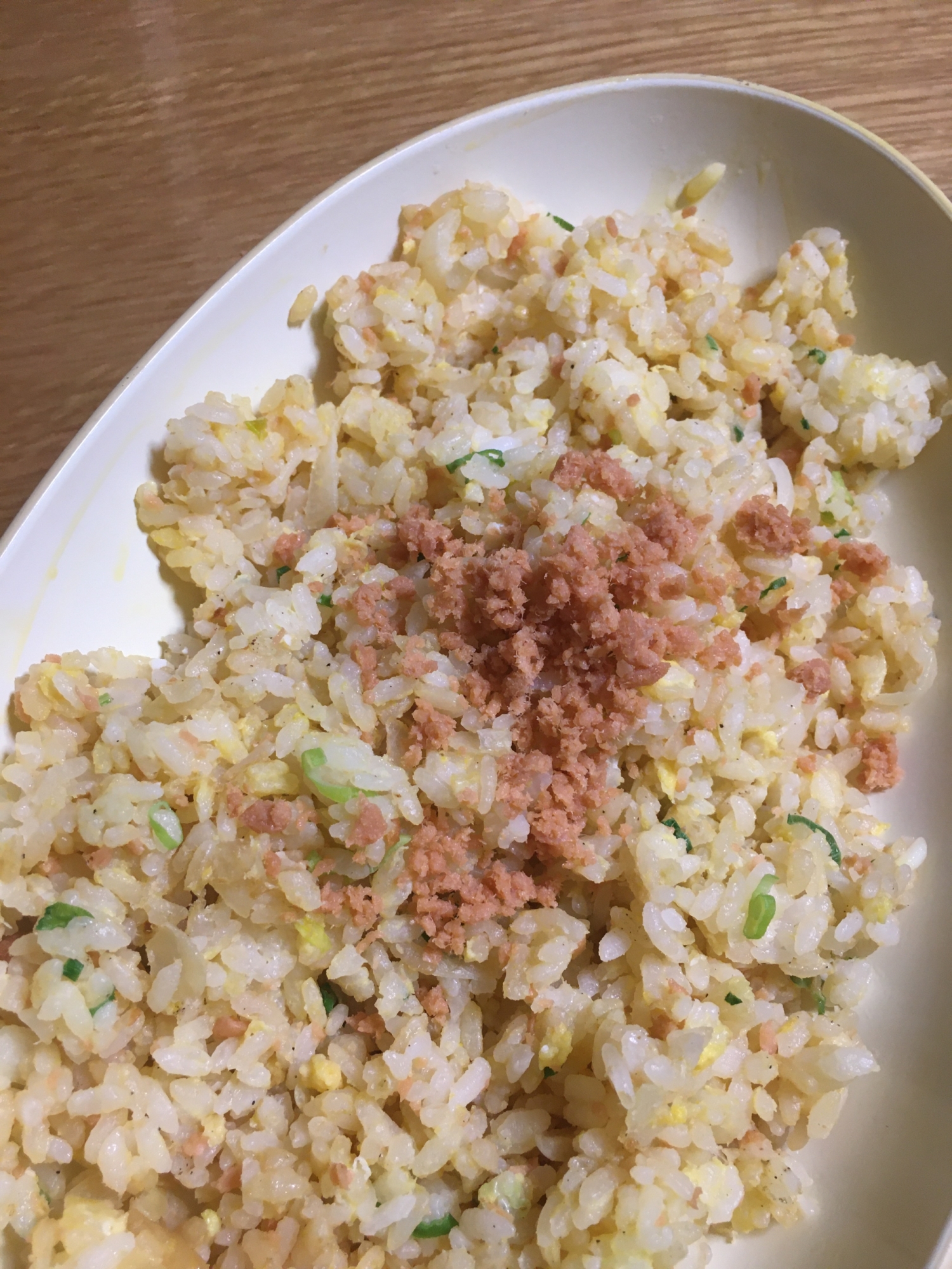 鮭フレークでチャーハン