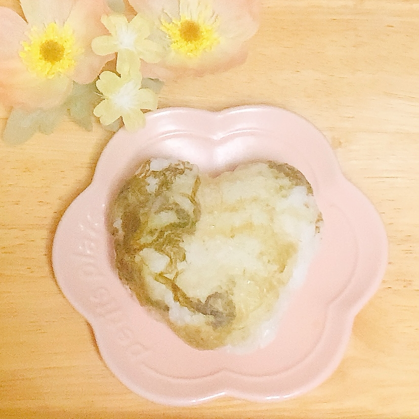 マーブルハートおにぎり（おぼろ昆布）
