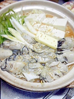 ☆かき土手鍋じゃあ無くて「牡蠣味噌バター鍋」　☆