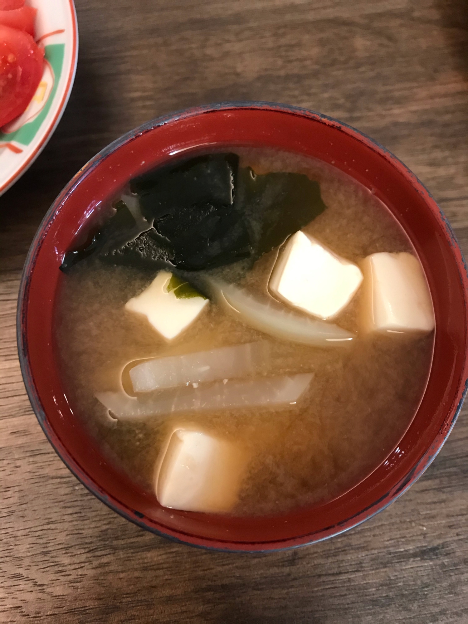 大根と豆腐とわかめの味噌汁