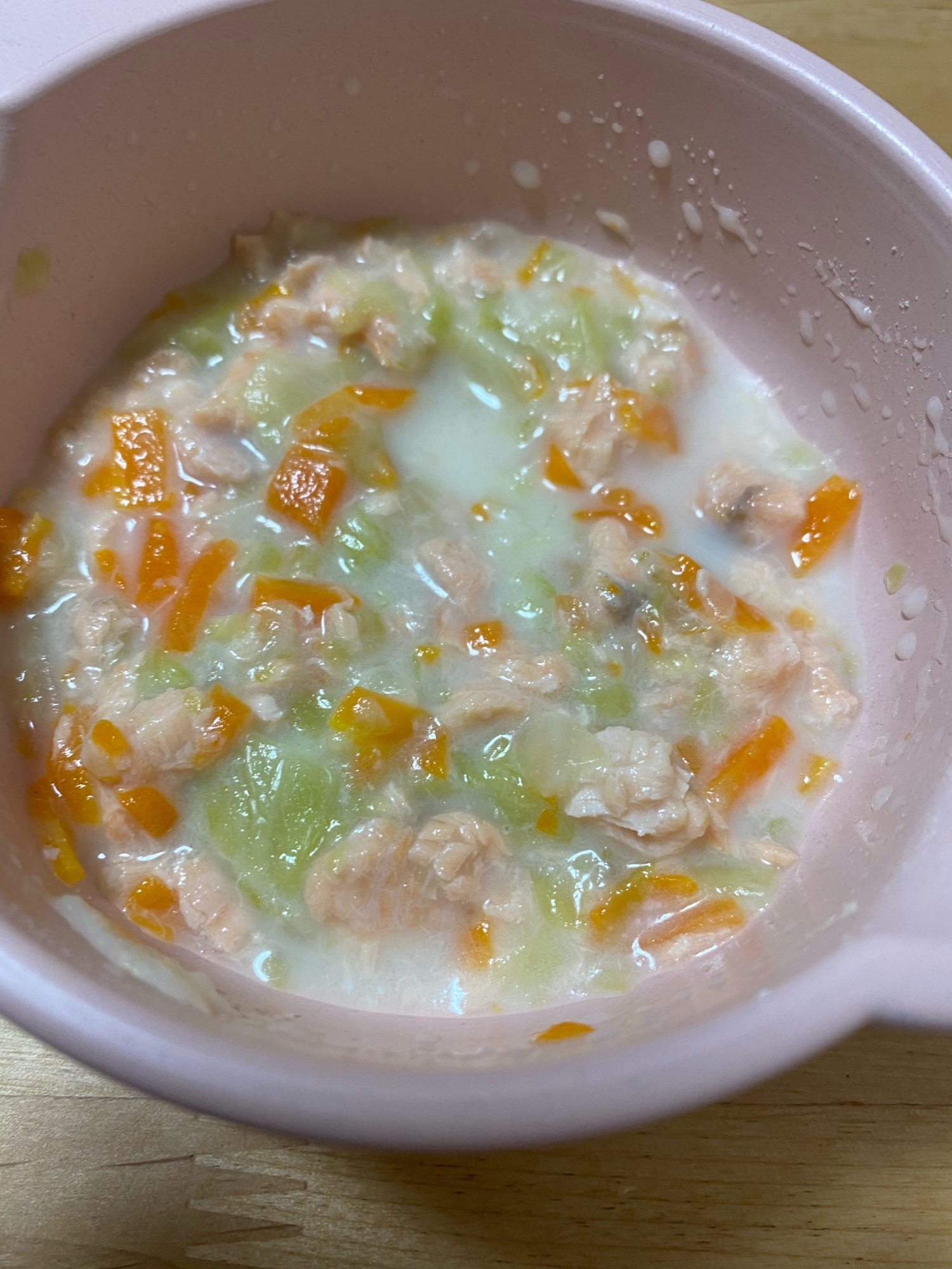 離乳食　鮭と野菜のクリームスープ
