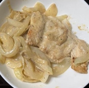 玉ねぎと鶏肉のクリーム煮