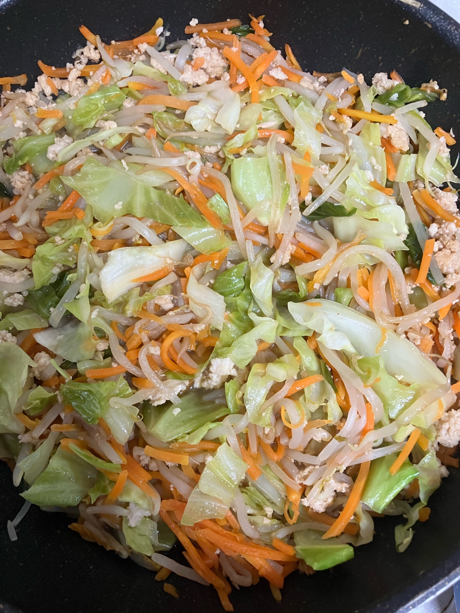 食べやすい！鶏そぼろを使ったやわらか肉野菜炒め！
