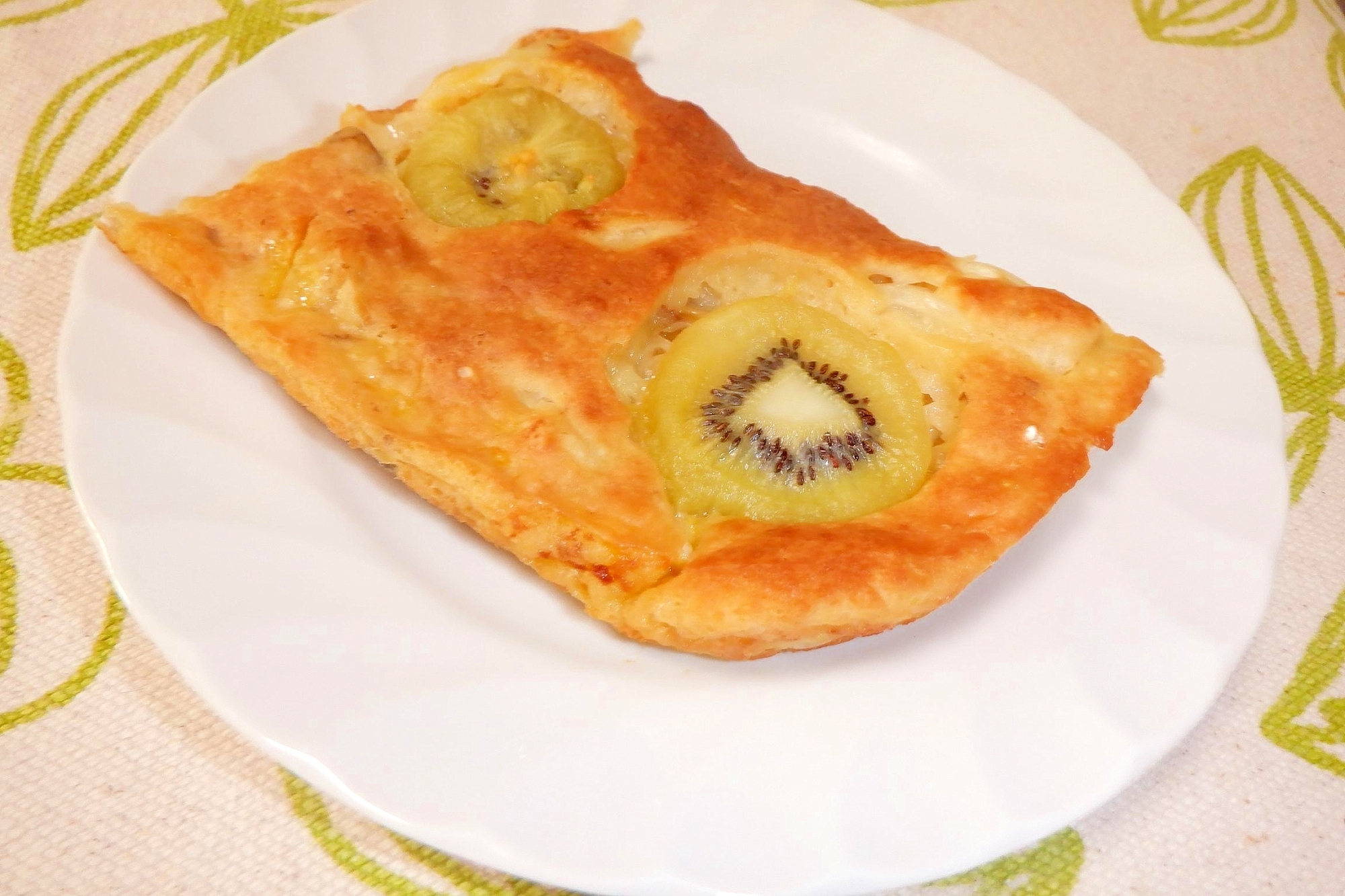 残りクリームスープで♪キウイのクリームパンケーキ