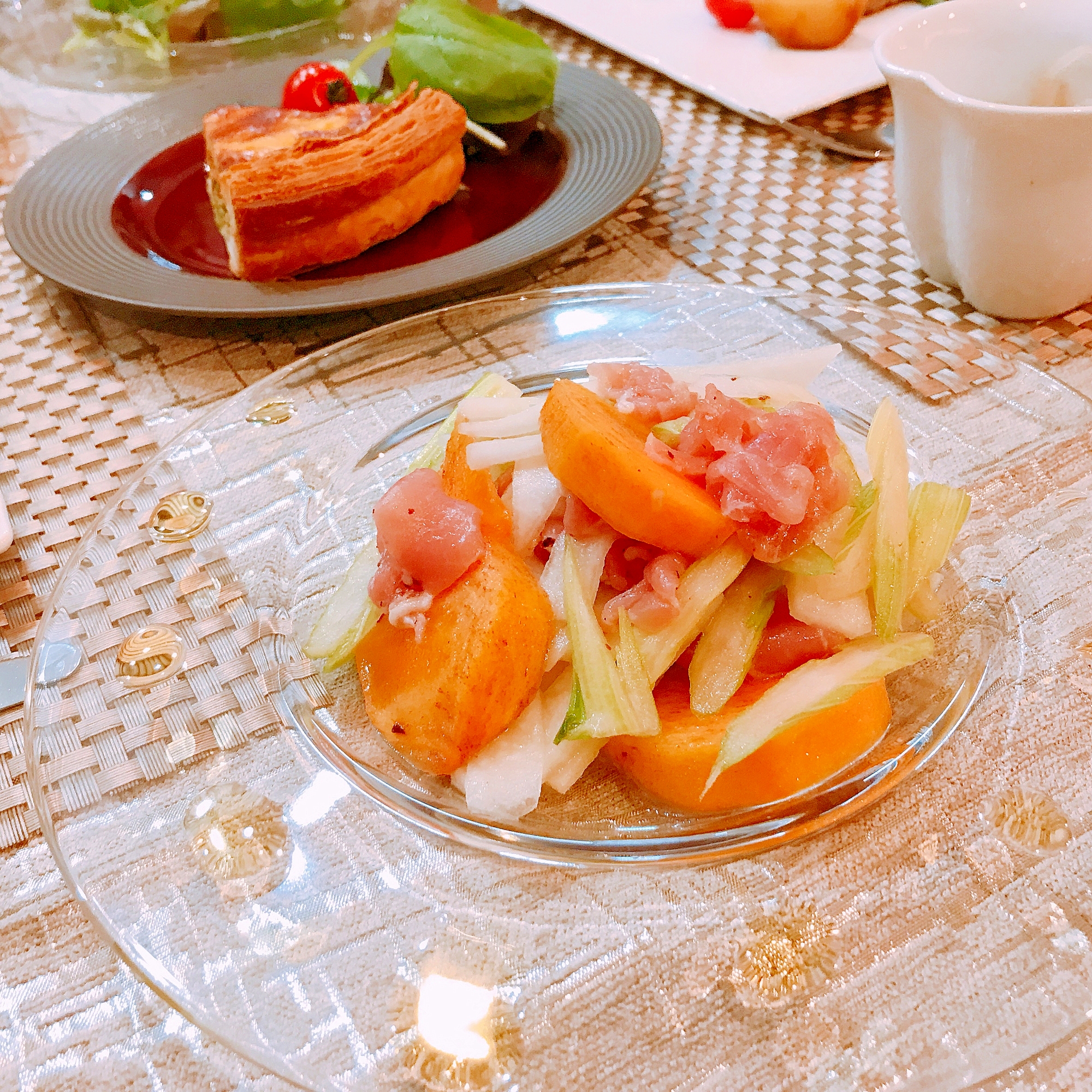 秋のおもてなし♡柿と生ハムのマリネサラダ