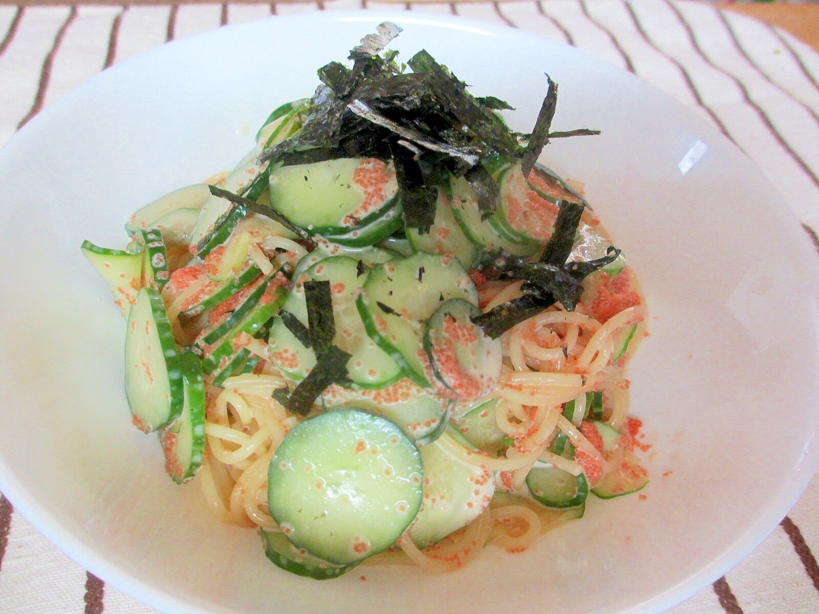 サラダパスタ　cp➕pico かにかま入りカラフルパスタサラダ by 玉田悦子 【クックパッド】 簡単