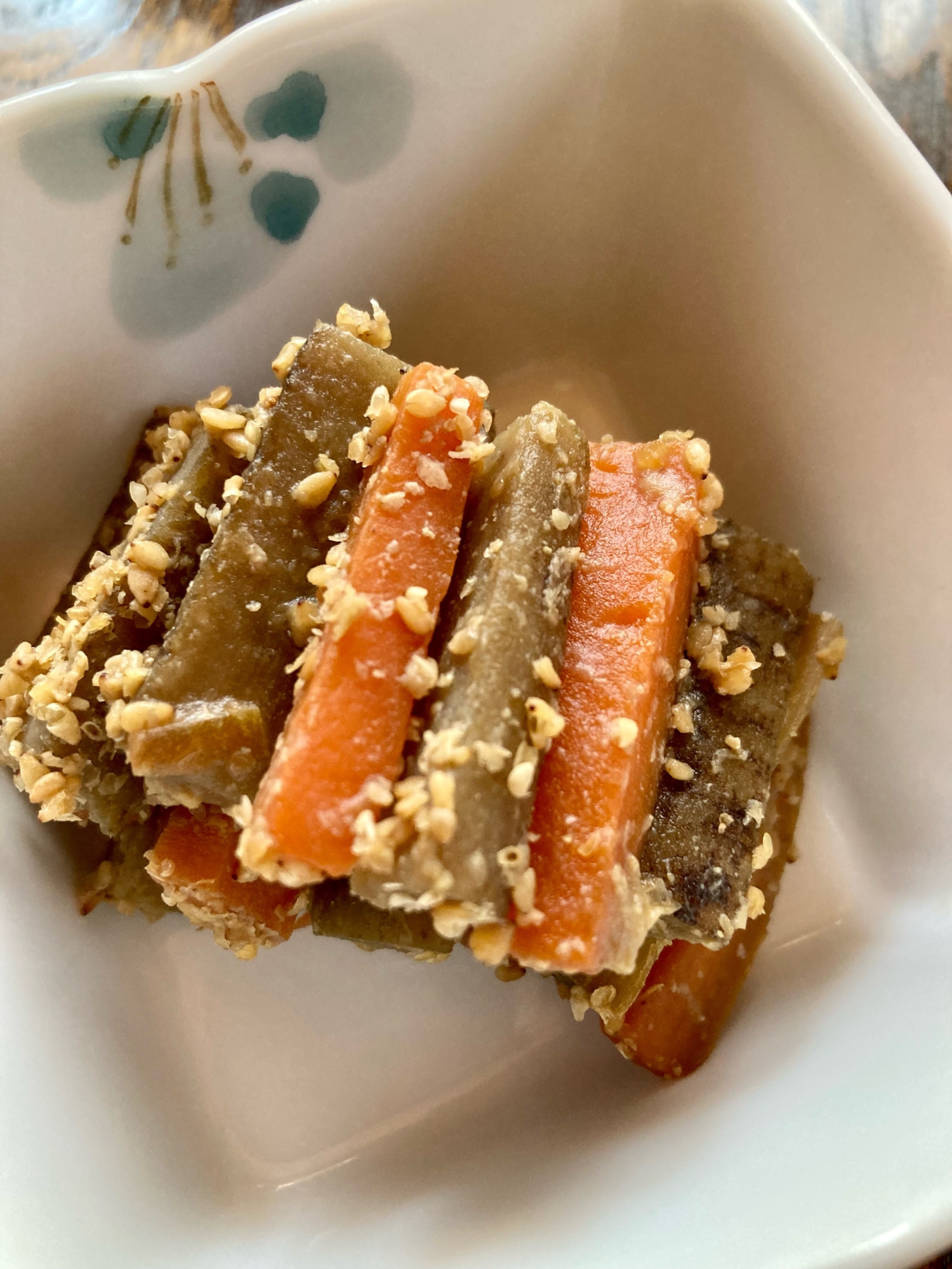 ごぼうと人参の胡麻味噌煮