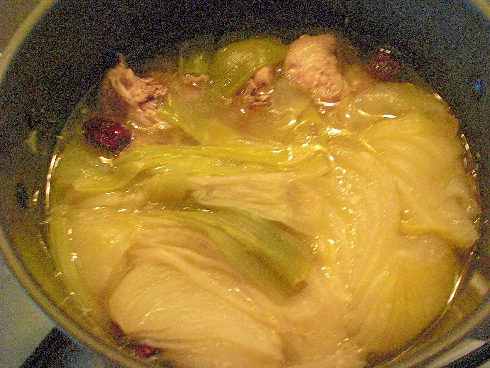 圧力鍋で簡単　鶏肉野菜スープ