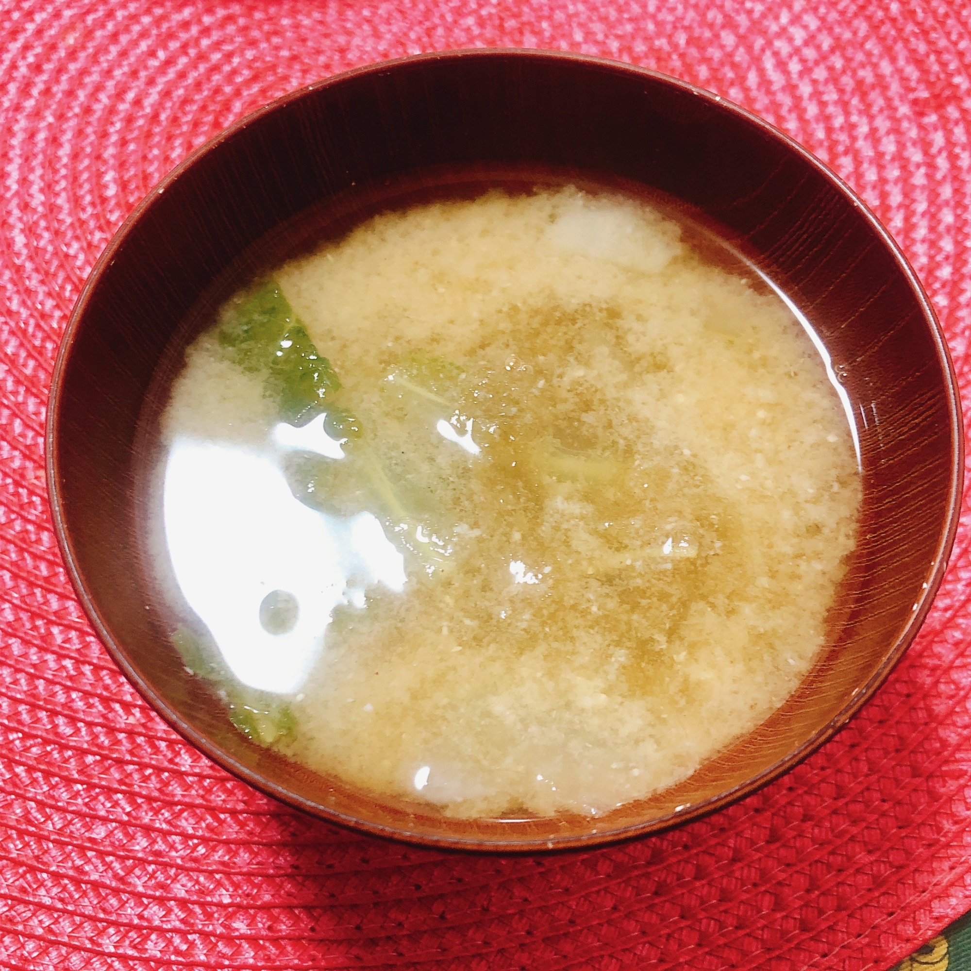 とろろ昆布白菜味噌汁