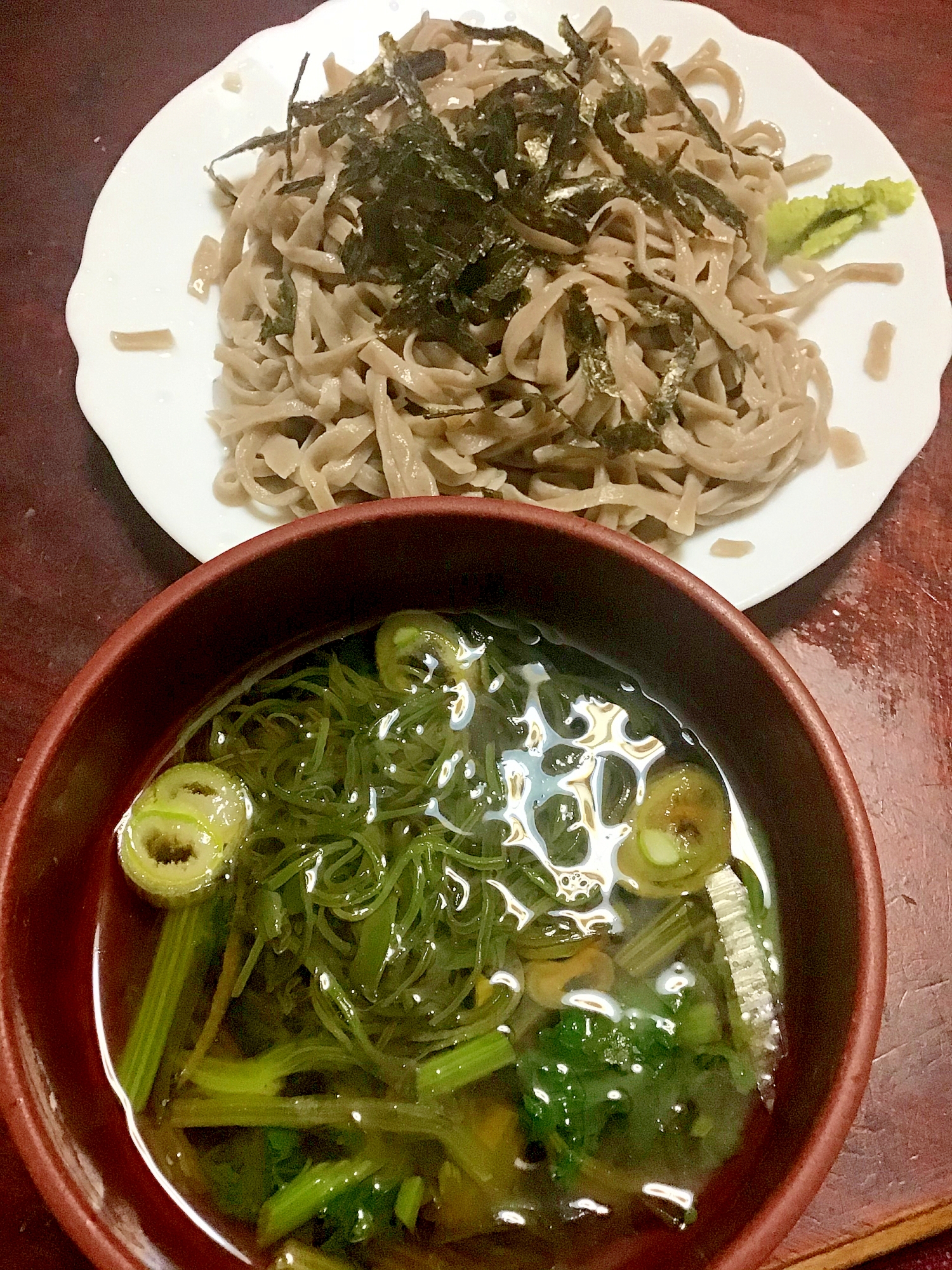 メカブとフキの田舎盛り蕎麦。