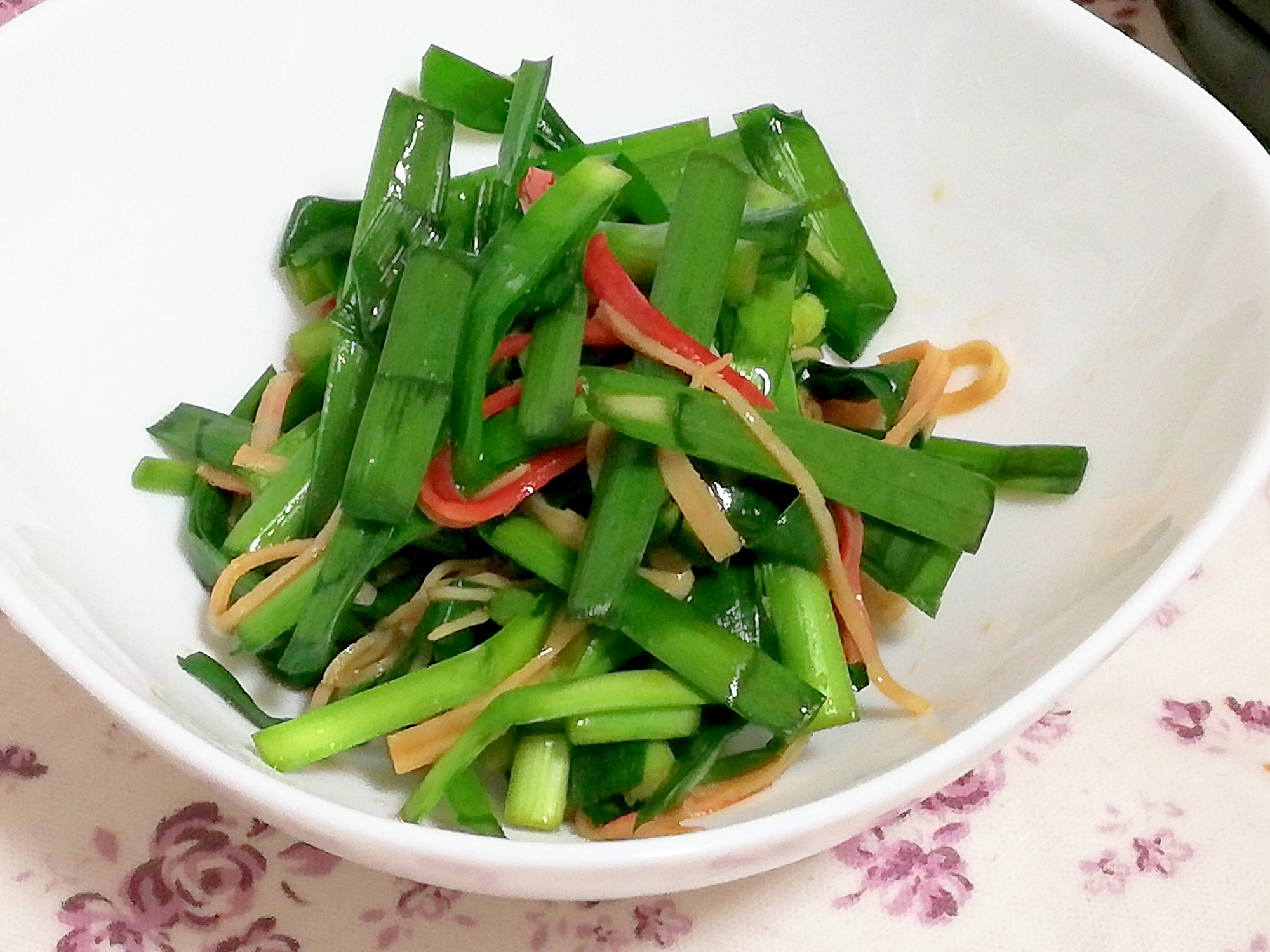 レンジで簡単作りおき！ニラとカニかまのわさび醤油