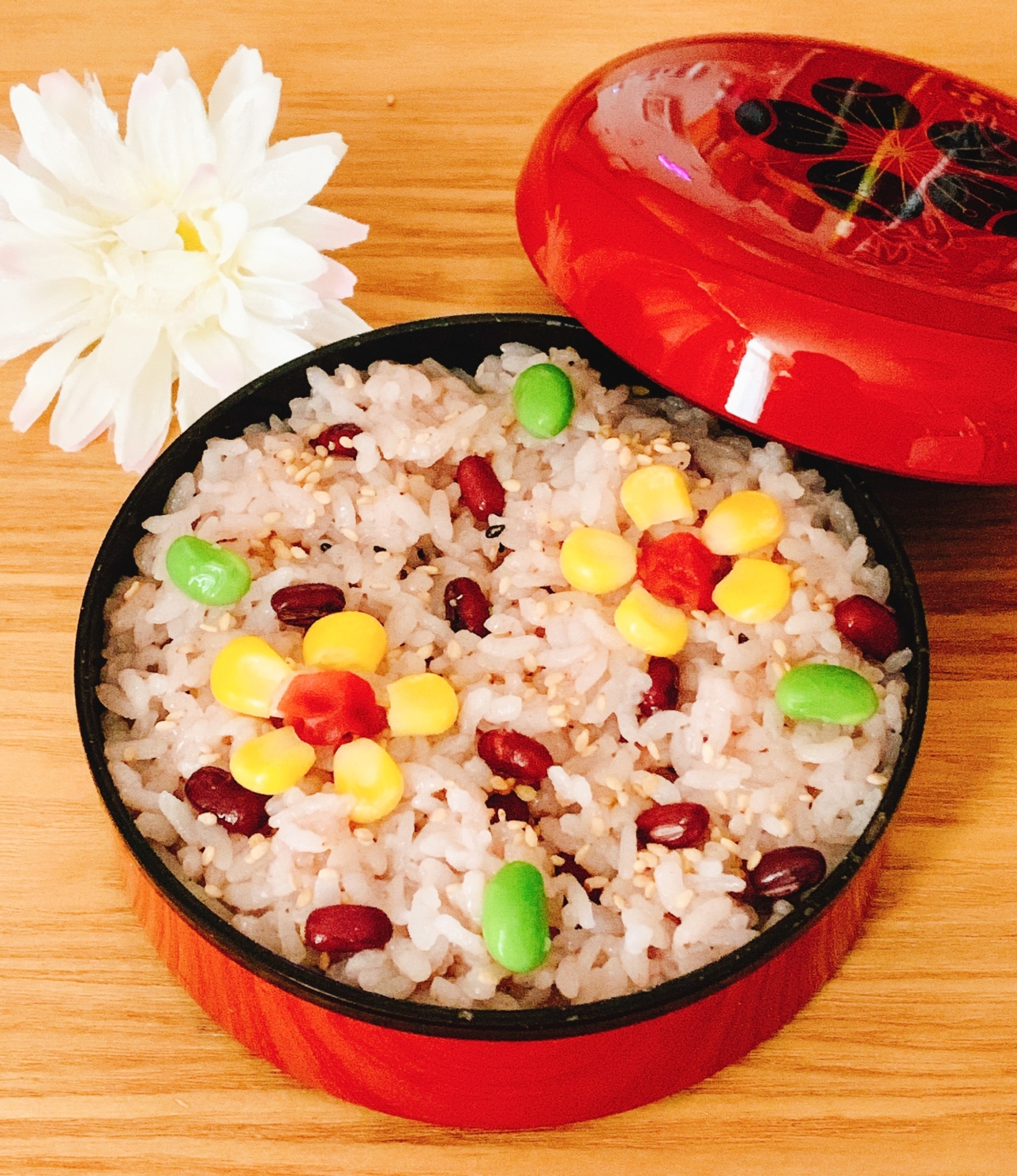 とうもろこしと梅干しの「お花」(お弁当、ご飯)