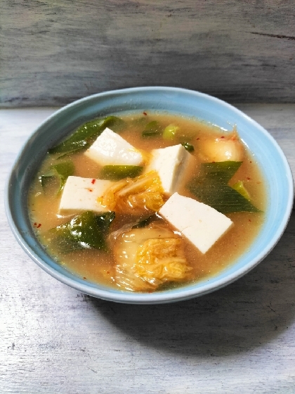 少し残ったキムチでも♡キムチと豆腐のお味噌汁