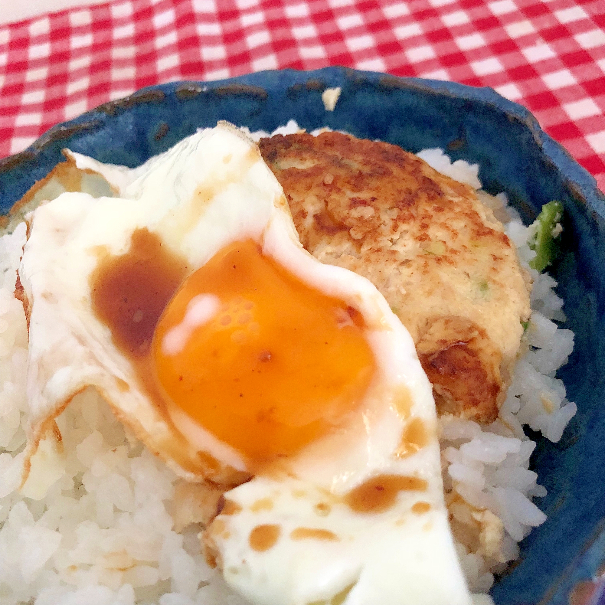 目玉焼きとハンバーグの丼★