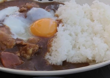 電子レンジで簡単☆半熟卵カレー