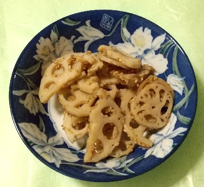 沢山食べたかったので、倍量作りました♥️レンコンのシャキシャキ食感とニンニクが合いますね♪お弁当のすき間にもバッチリでした♥️シンプルな味付け好きで～す!!