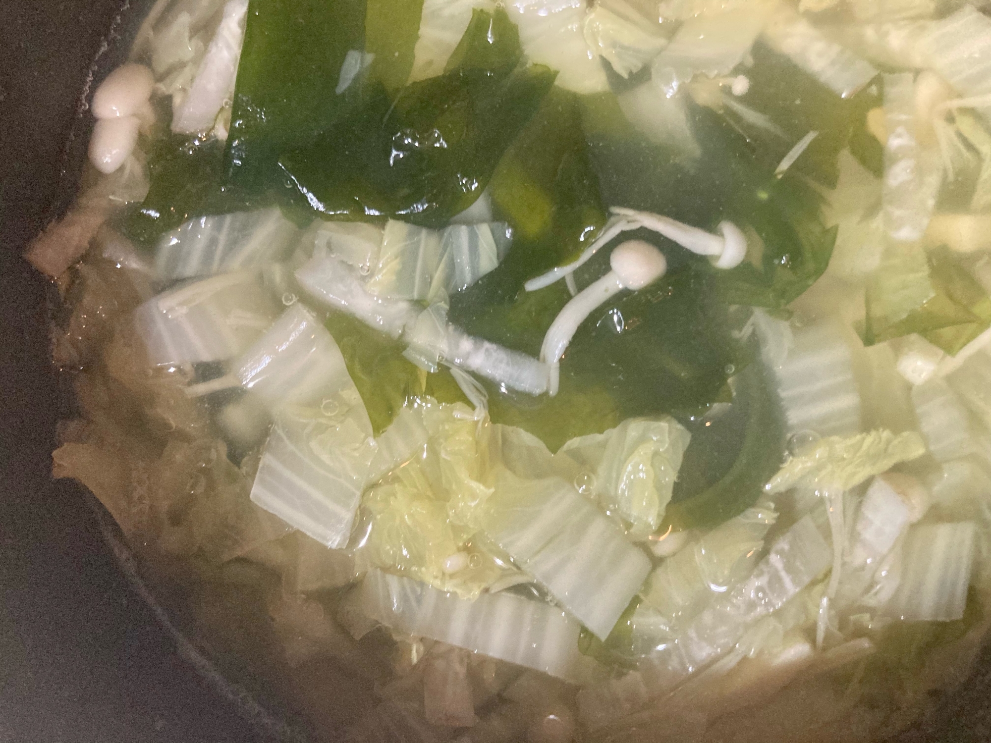 白菜とわかめと大根とえのきの塩スープ