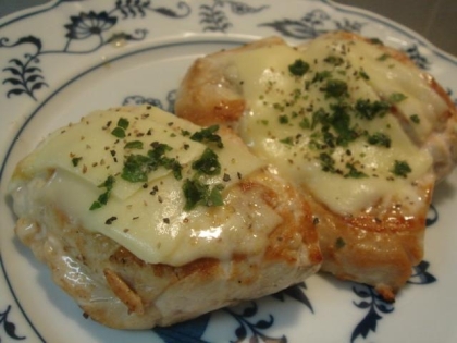 絶妙の切れ目で食べやすかったです♥
でも、ワインコップ一杯必要でした←飲む用で(^_^;)
コクあり技ありごち様<(_ _)>