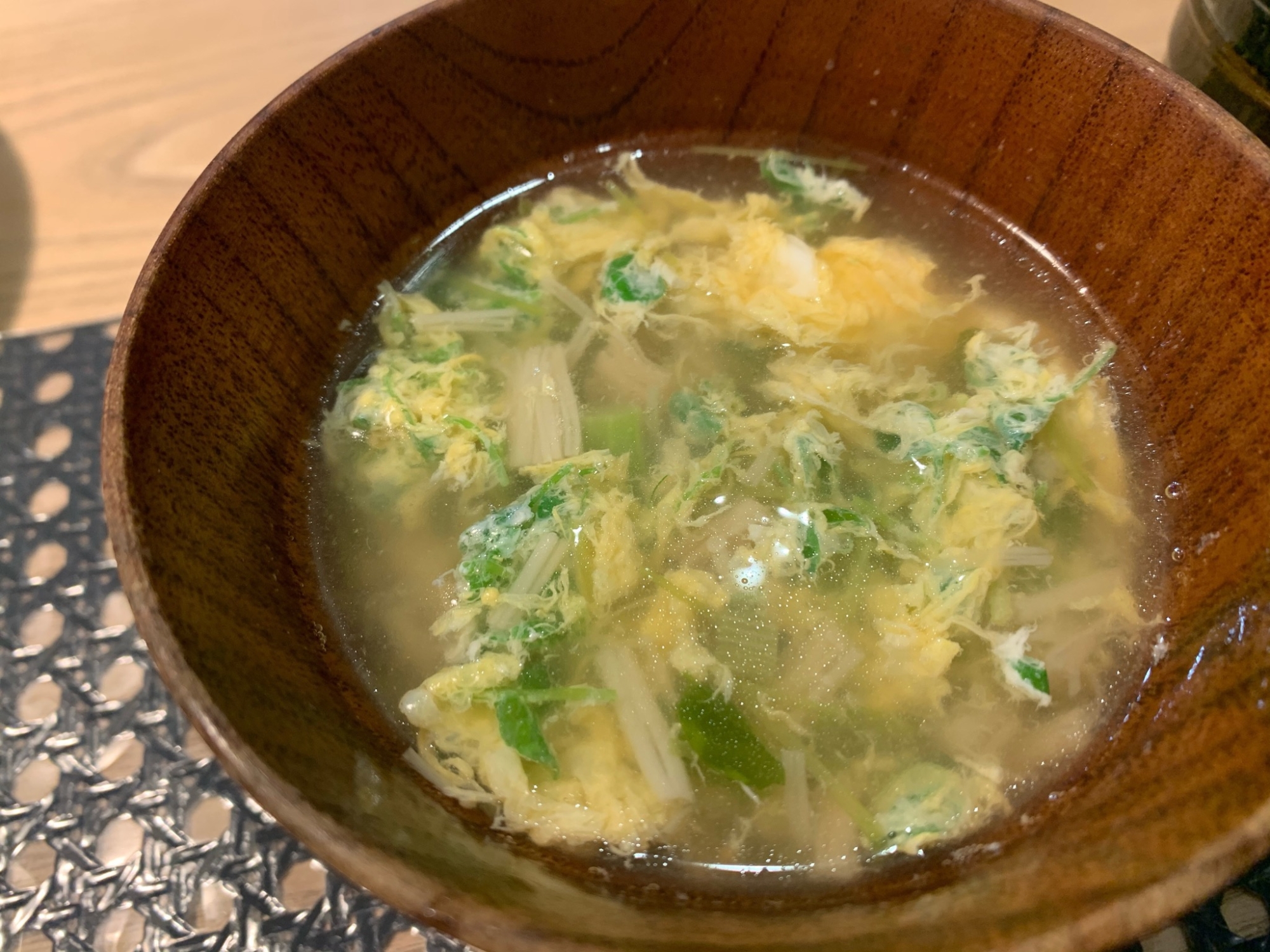 えのき茸と豆苗の中華風かき卵スープ