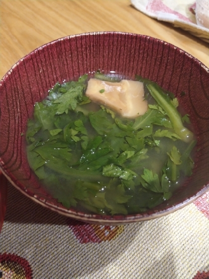 菊菜とえのきの味噌汁