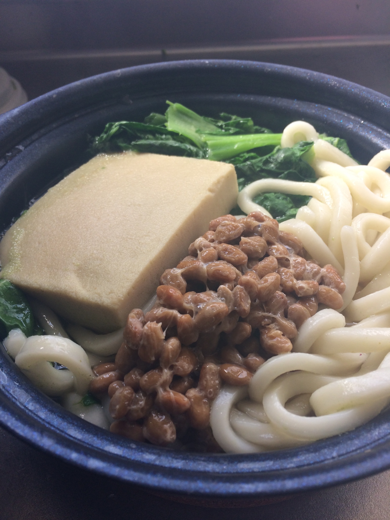 鍋焼きうどん、高野豆腐、納豆入り