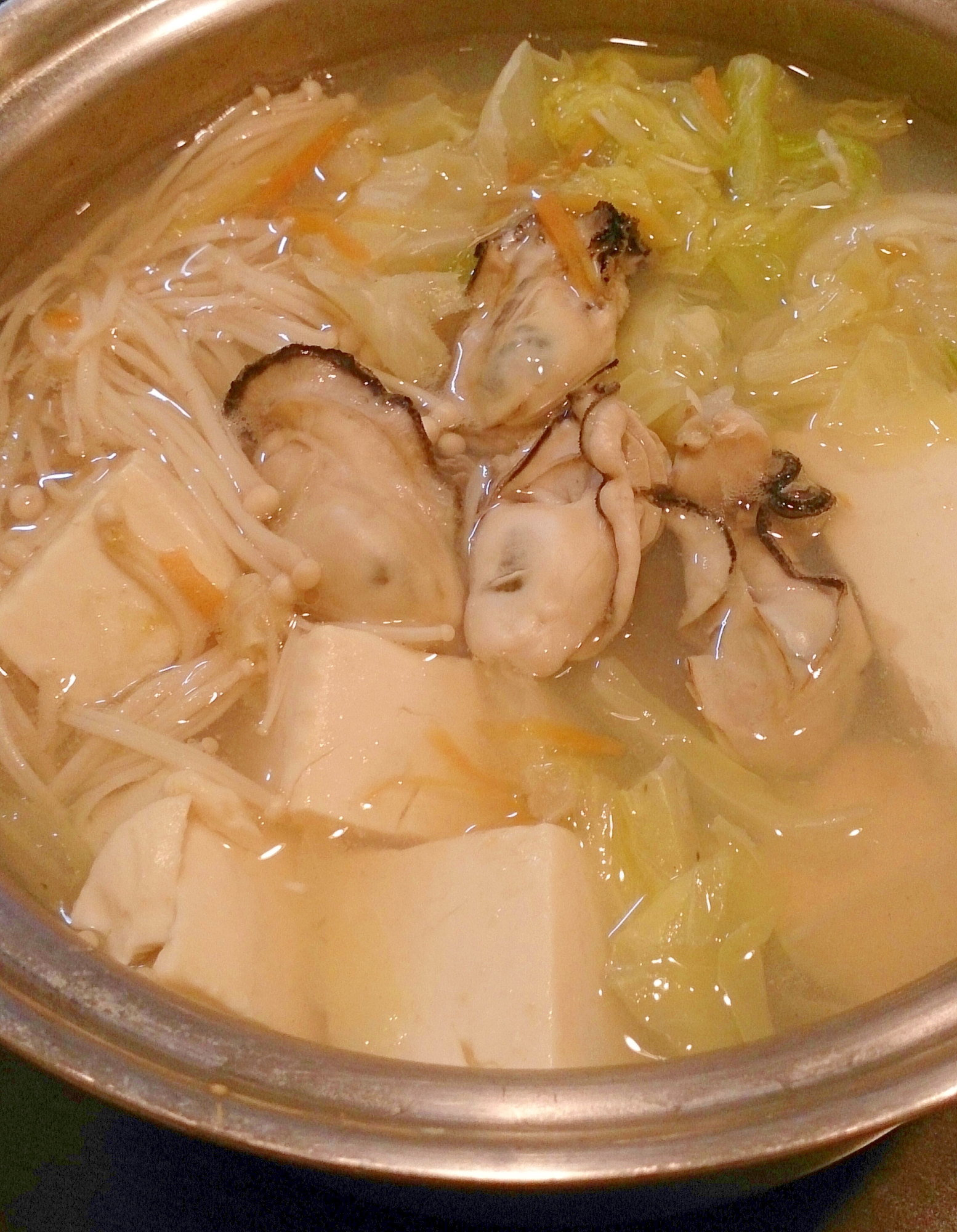 牡蠣の中華スープ鍋