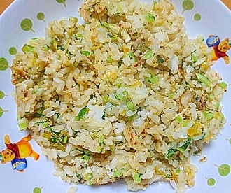 大根菜と卵のチャーハン（ガーリック味）