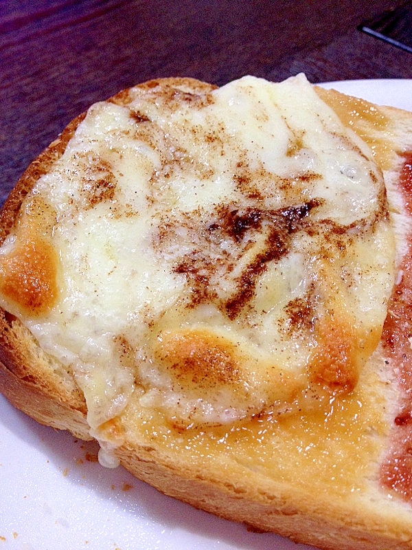 ピーナッツ☆チーズトースト