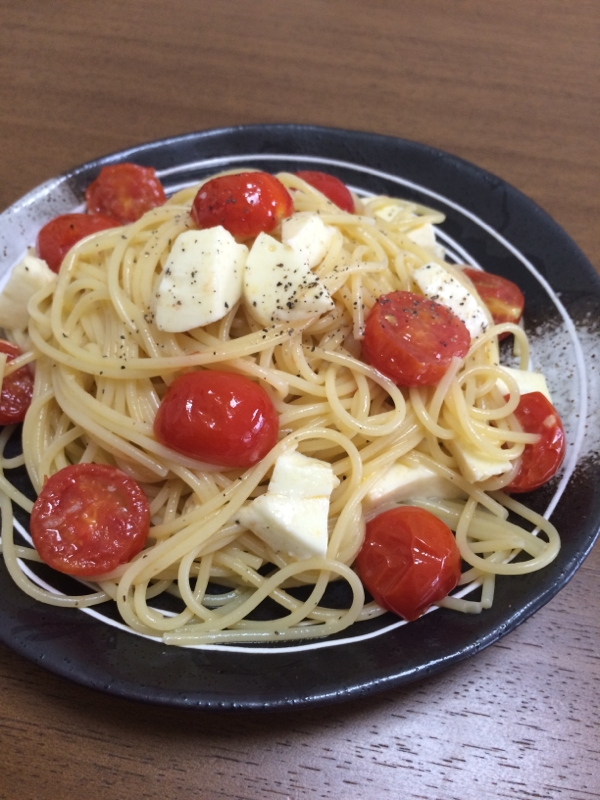 簡単！トマトとモッツァレラの冷製パスタ