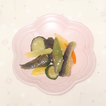 パンと一緒にいただきました✧˖°‎꒰ ¨̮͚ ꒱♪ْ˖⋆野菜がいろいろとても美味しかったです素敵なレシピありがとうございます♡ﾉᐢ•͈ ᎑•͈ᐢﾉෆ˚