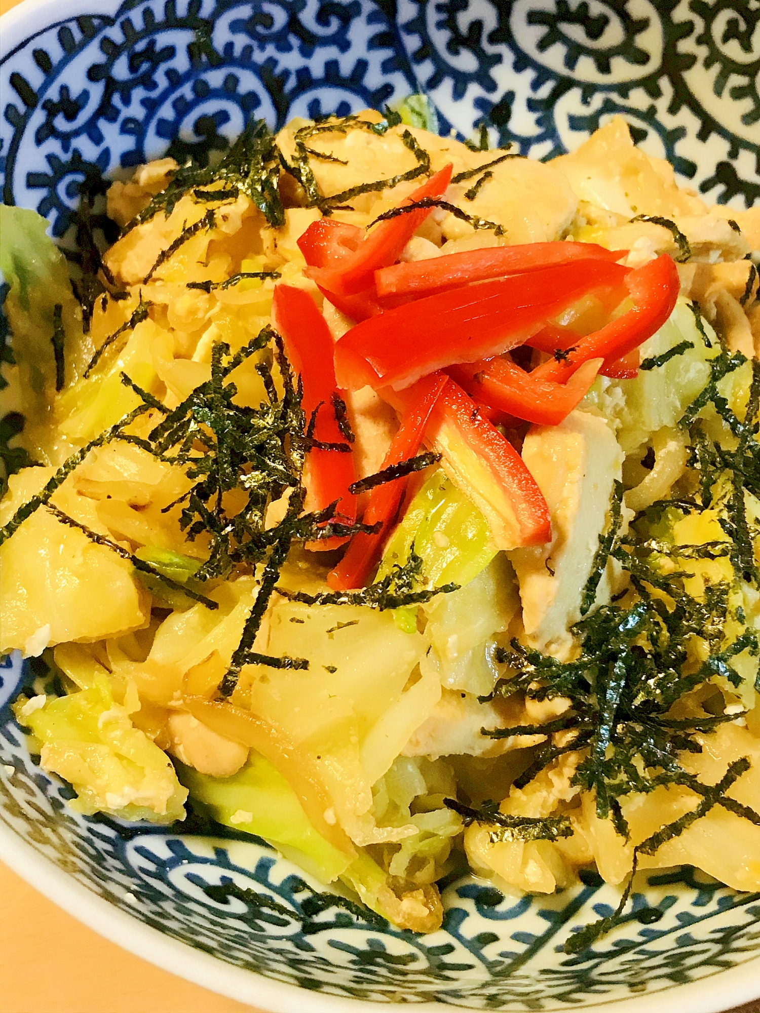 出汁たっぷりでしあげる鶏肉の野菜炒め