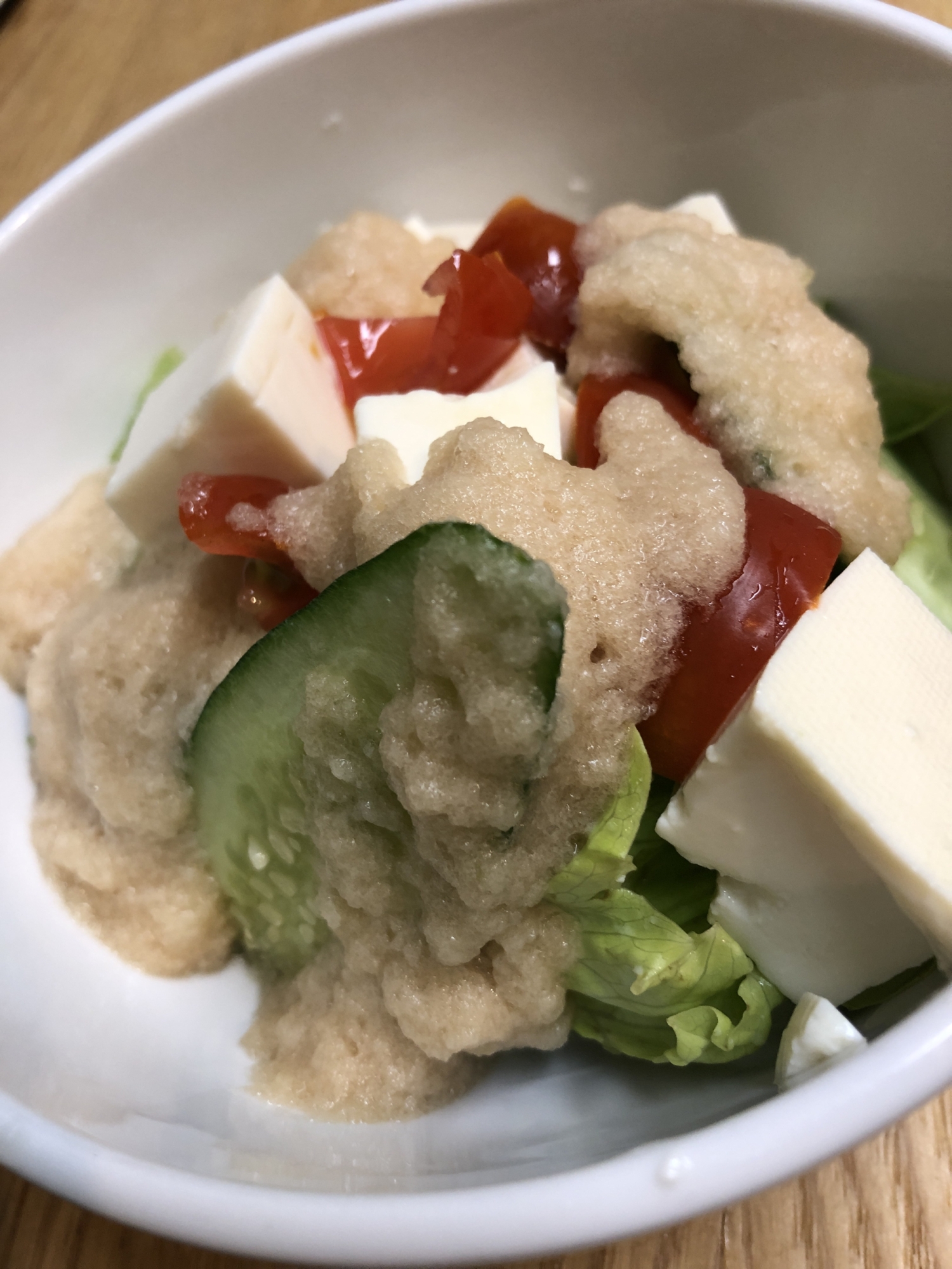 レタスたっぷりタマネギドレッシング豆腐サラダ